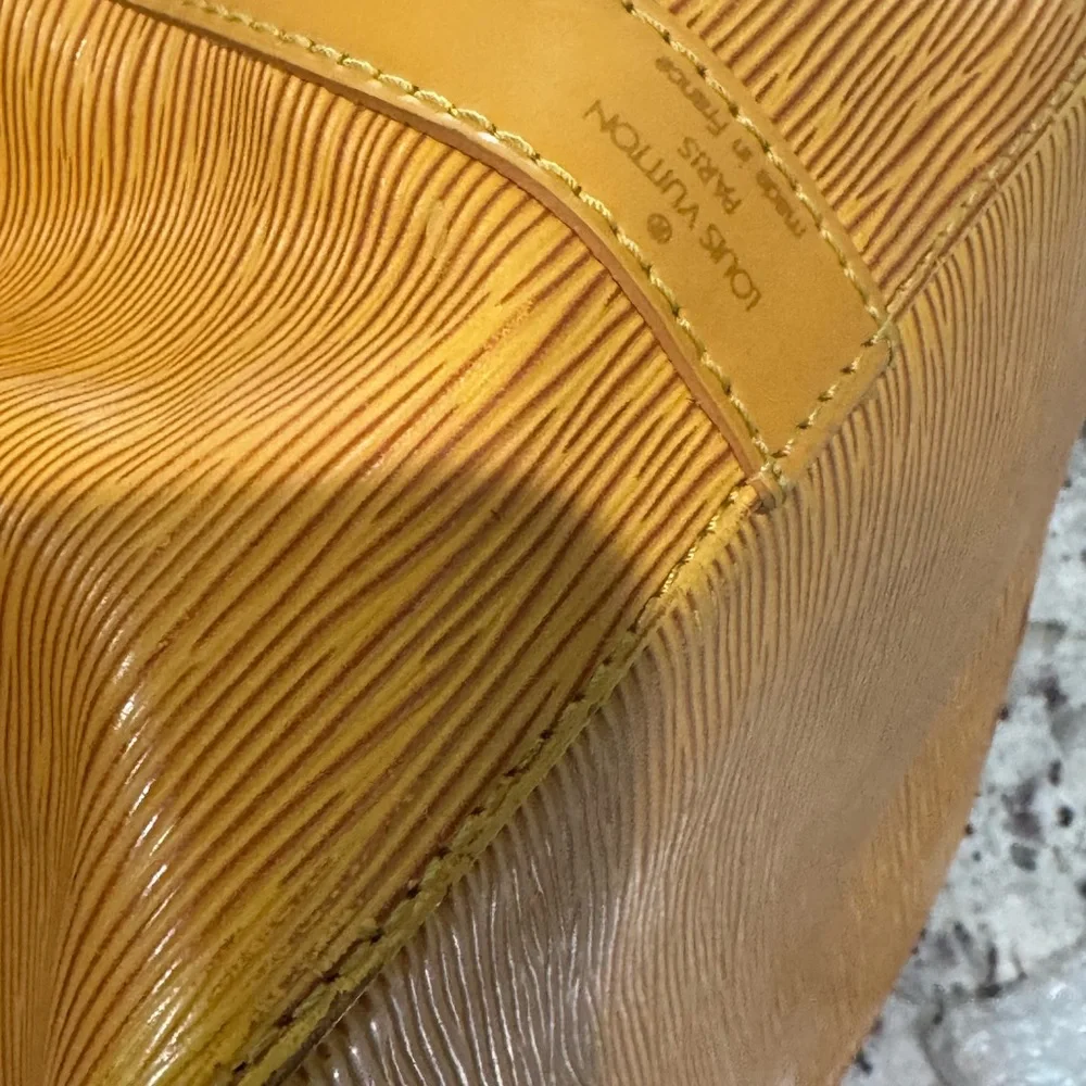Louis Vuitton Epi Noe with COA